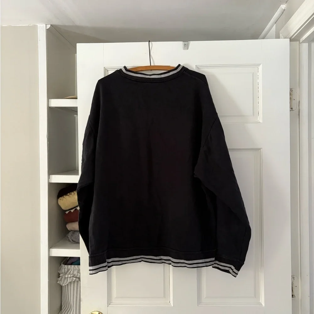Vintage Levi’s embroidered V neck sweatshirt